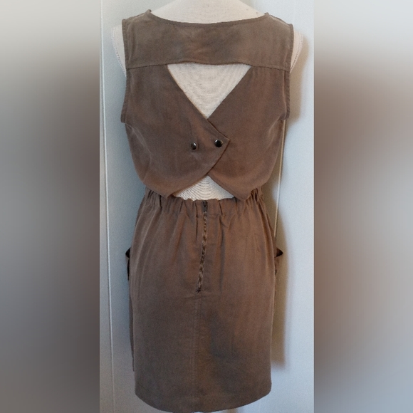 Left on Houston Dress - Picture 3 of 6